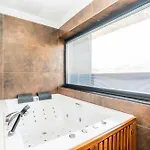 216 Ruby Hotel