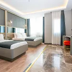216 Ruby Hotel